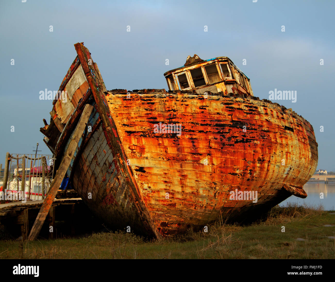 La formazione di ruggine relitto. I colori suggeriscono la ruggine su questo relitto in legno: la Buona Speranza a Skippool Creek Foto Stock