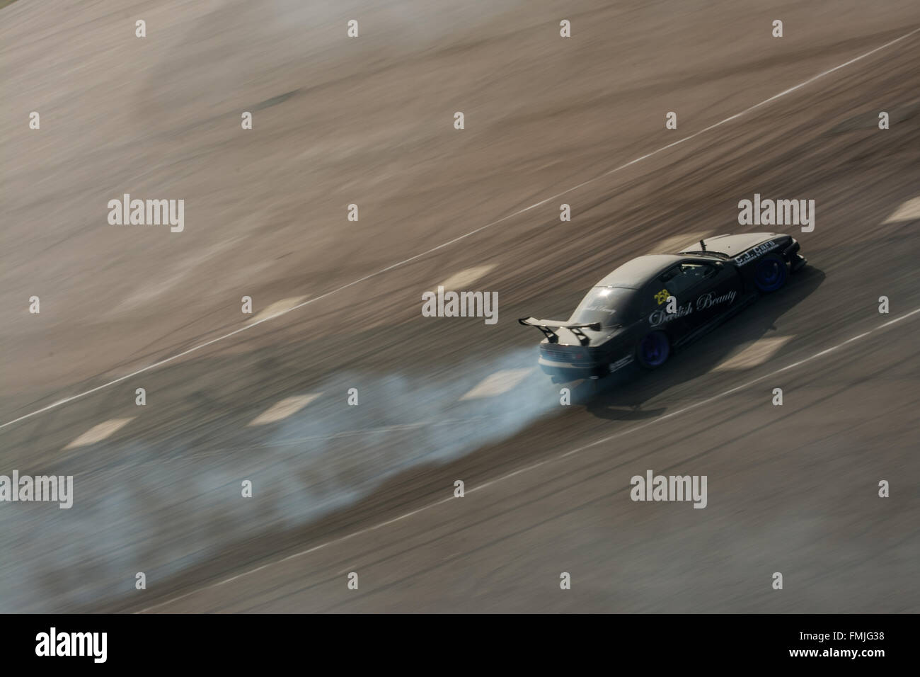 Corby, Northamptonshire, Regno Unito. Xii Mar, 2016. Drift racing car durante il Drift Matsuri a Rockingham Motor Speedway il 12 marzo 2016 in Corby, Northamptonshire, Regno Unito. Credito: Gergo Toth/Alamy Live News Foto Stock