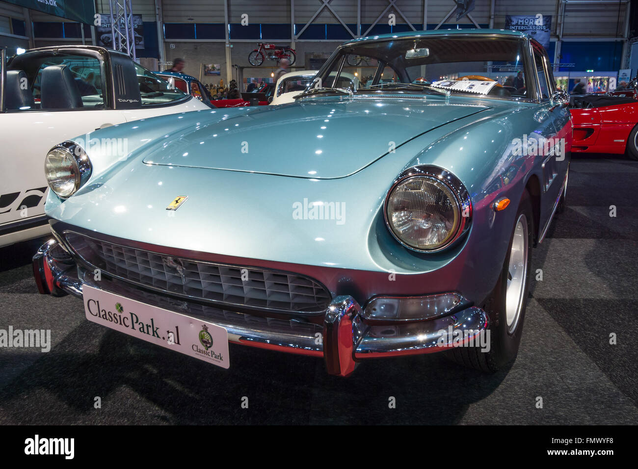 Auto sportiva Ferrari 330 GT 2+2 Serie II, 1967. Foto Stock