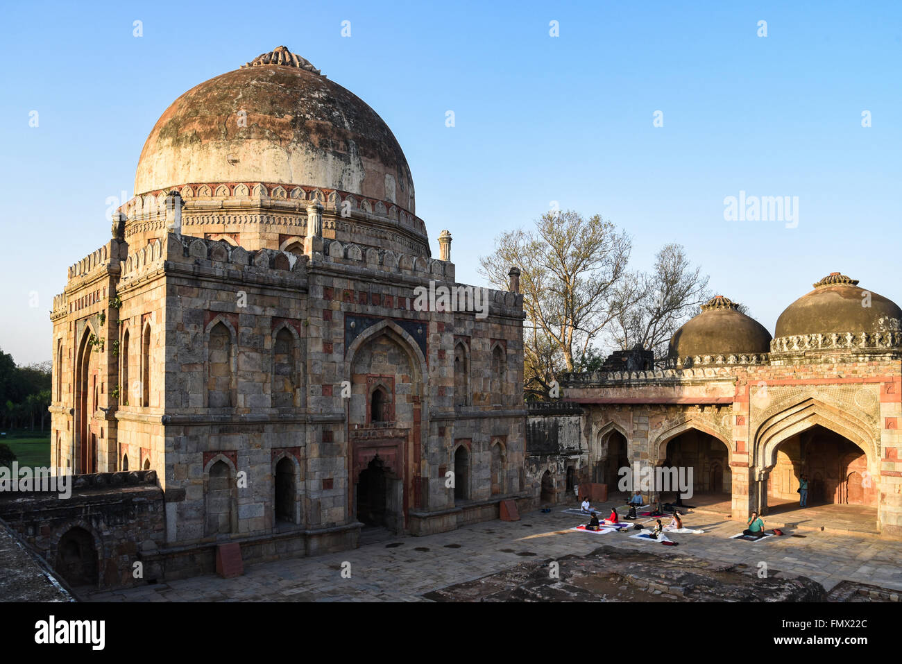 Bada Gumbad è una tomba a Nuova Delhi a partire dall'ultimo discendente della dinastia Lodhi costruito tra il 1489 e il 1517 CE. Foto Stock