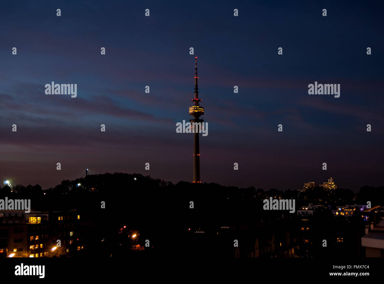 Olympic tower Monaco di Baviera al tramonto Foto Stock