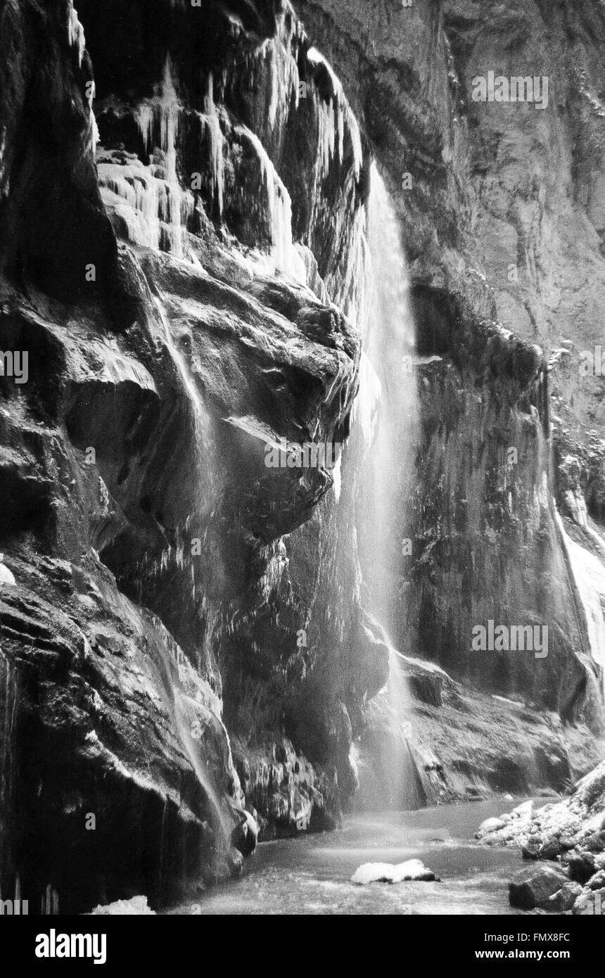 Cascate chegem. Caucaso del nord. in bianco e nero film di scansione. l'Urss, circa 1989 Foto Stock