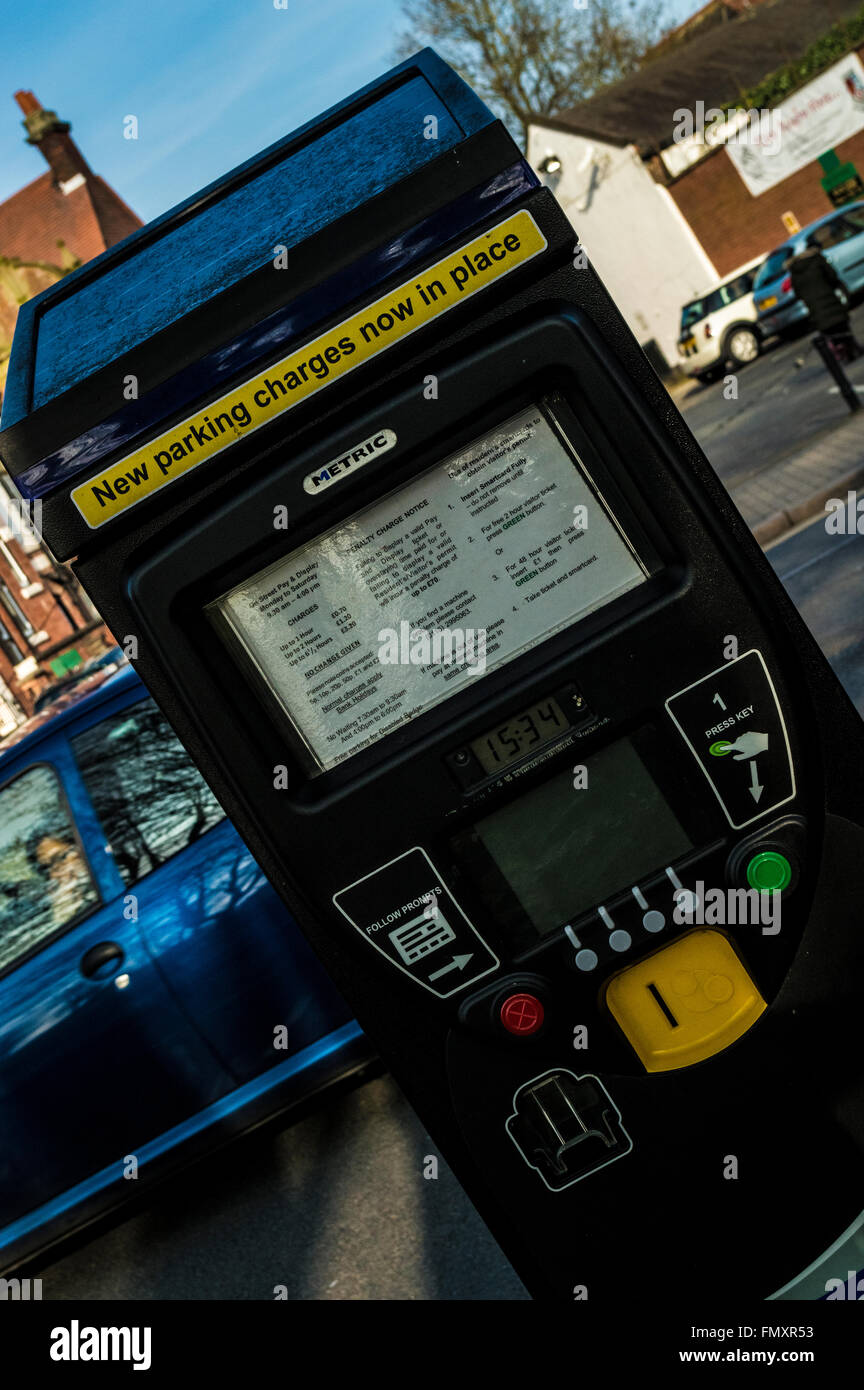Parcheggio auto biglietto stazione emittente Foto Stock