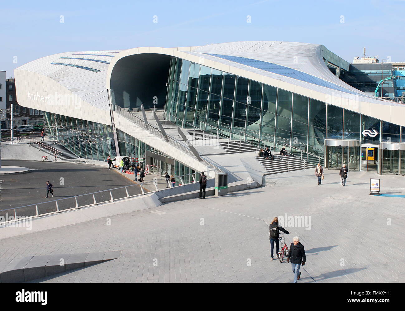 Nuova stazione ferroviaria centrale di Arnhem, Paesi Bassi, progettato dal famoso architetto olandese Ben van Berkel (UNStudio) Foto Stock
