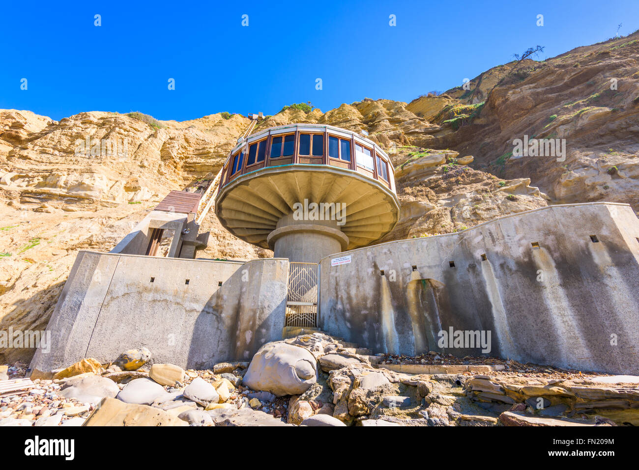 LA JOLLA, CALIFORNIA - 27 febbraio 2016: Il Fungo House on Black Beach. La casa risale al 1968. Foto Stock