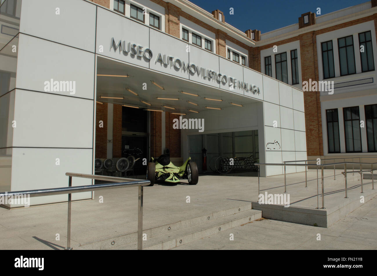 Un'immagine dell'ingresso nel museo delle auto, Malaga, Spagna Foto Stock
