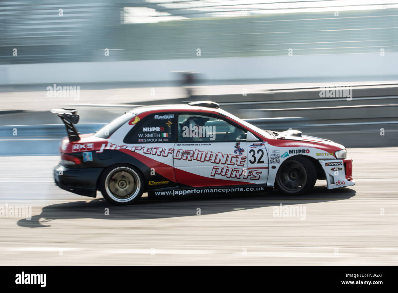 Corby, Northamptonshire, Regno Unito. 13 marzo, 2016. Subaru Impreza WRX STi auto di deriva durante il Drift Matsuri a Rockingham Motor Speedway il 13 marzo 2016 in Corby, Northamptonshire, Regno Unito. Credito: Gergo Toth/Alamy Live News Foto Stock