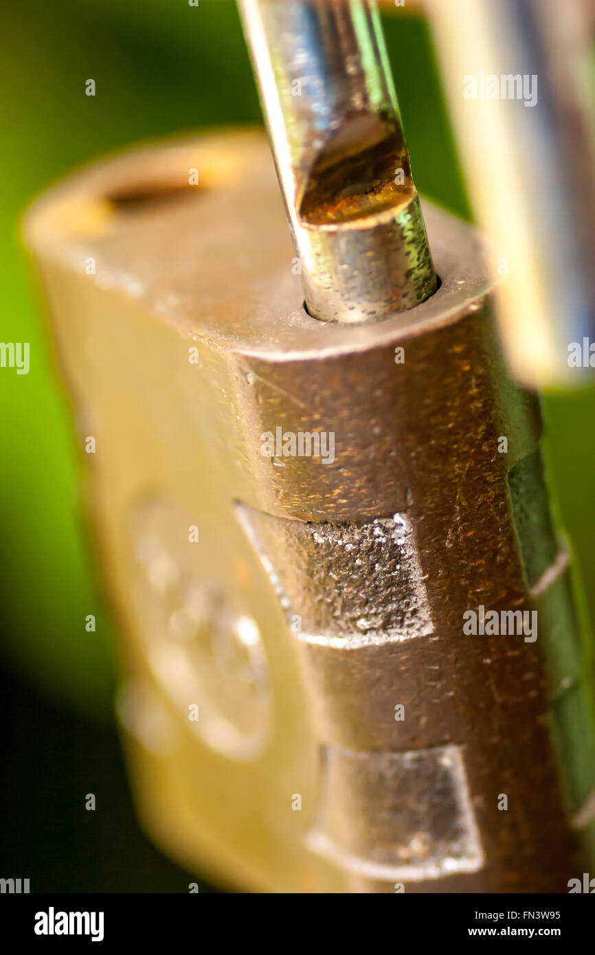 Macro shot del lucchetto aperto Foto Stock