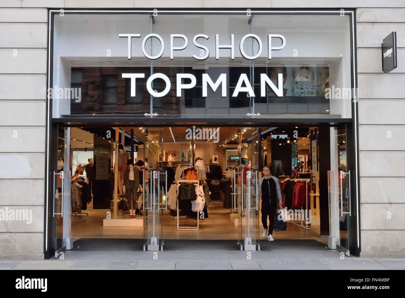 Topshop, Topman shop in Argyle Street, il centro della città di Glasgow,  Scotland, Regno Unito Foto stock - Alamy