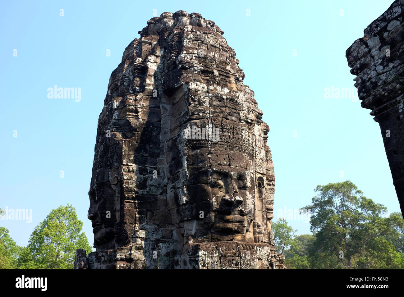 Faccia la scultura al tempio Bayon all'interno di Angkor Thom vicino a Siem Reap, Cambogia Foto Stock