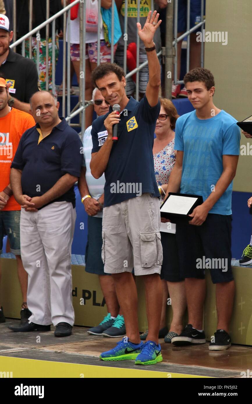 Rio de Janeiro, Brasile, 13 marzo, 2016. Rio Grand Slam 2016. Onore della cerimonia di Emanuel Rego (BRA), uno di maggior successo del mondo i giocatori di beach volley, come ha annunciato il suo ritiro dopo questo torneo. Credito: Maria Adelaide Silva/Alamy Live News Foto Stock