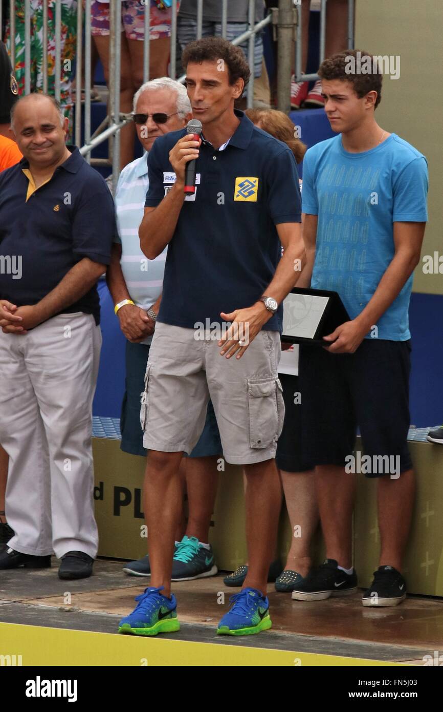 Rio de Janeiro, Brasile, 13 marzo, 2016. Rio Grand Slam 2016. Onore della cerimonia di Emanuel Rego (BRA), uno di maggior successo del mondo i giocatori di beach volley, come ha annunciato il suo ritiro dopo questo torneo. Credito: Maria Adelaide Silva/Alamy Live News Foto Stock