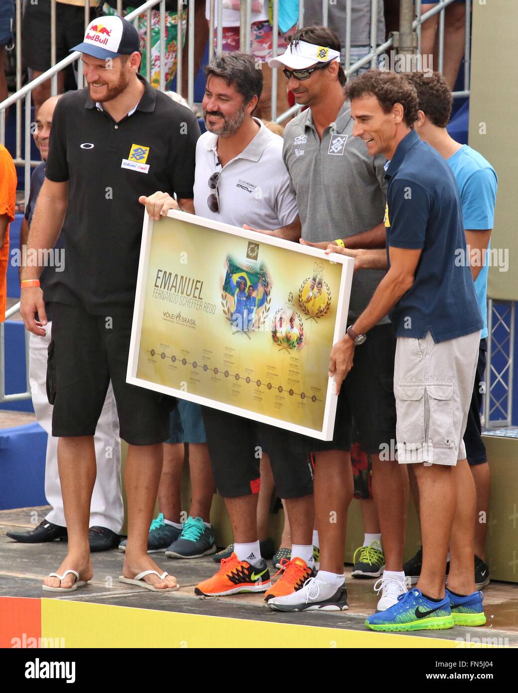 Rio de Janeiro, Brasile, 13 marzo, 2016. Rio Grand Slam 2016. Onore della cerimonia di Emanuel Rego (BRA), uno di maggior successo del mondo i giocatori di beach volley, come ha annunciato il suo ritiro dopo questo torneo. Credito: Maria Adelaide Silva/Alamy Live News Foto Stock