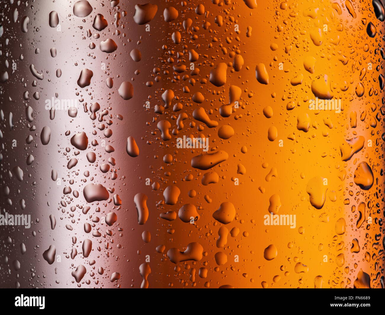 Gocce di acqua su un bicchiere di birra. Close up. Foto Stock