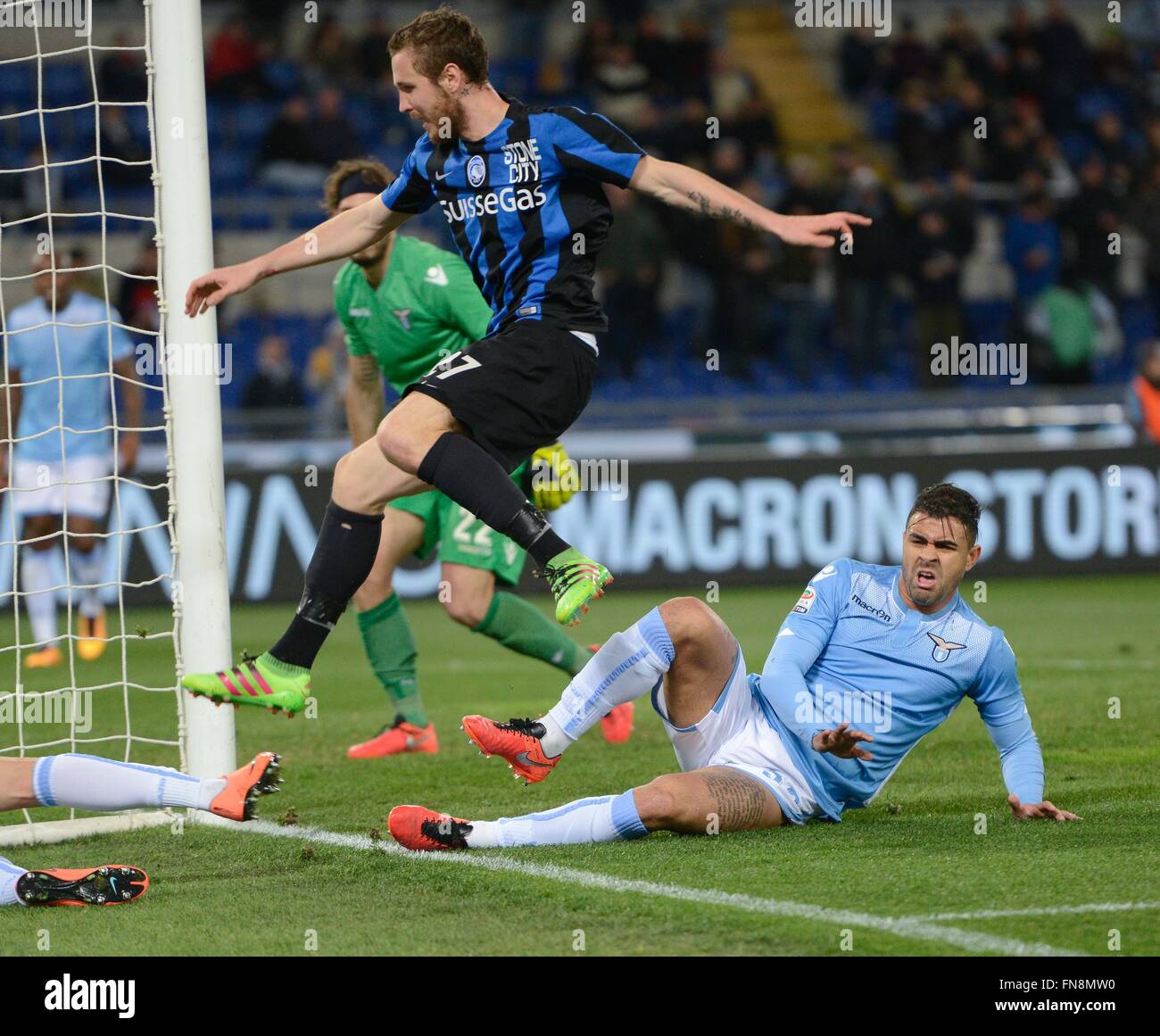 Roma, Italia. 13 Mar, 2016. Mauricio durante il campionato italiano di una partita di calcio tra la S.S. Il Lazio e l'A.C. Atalanta nello Stadio Olimpico di Roma, il 13 marzo 2016. Credito: Sylvia di blocco/Alamy Live News Foto Stock