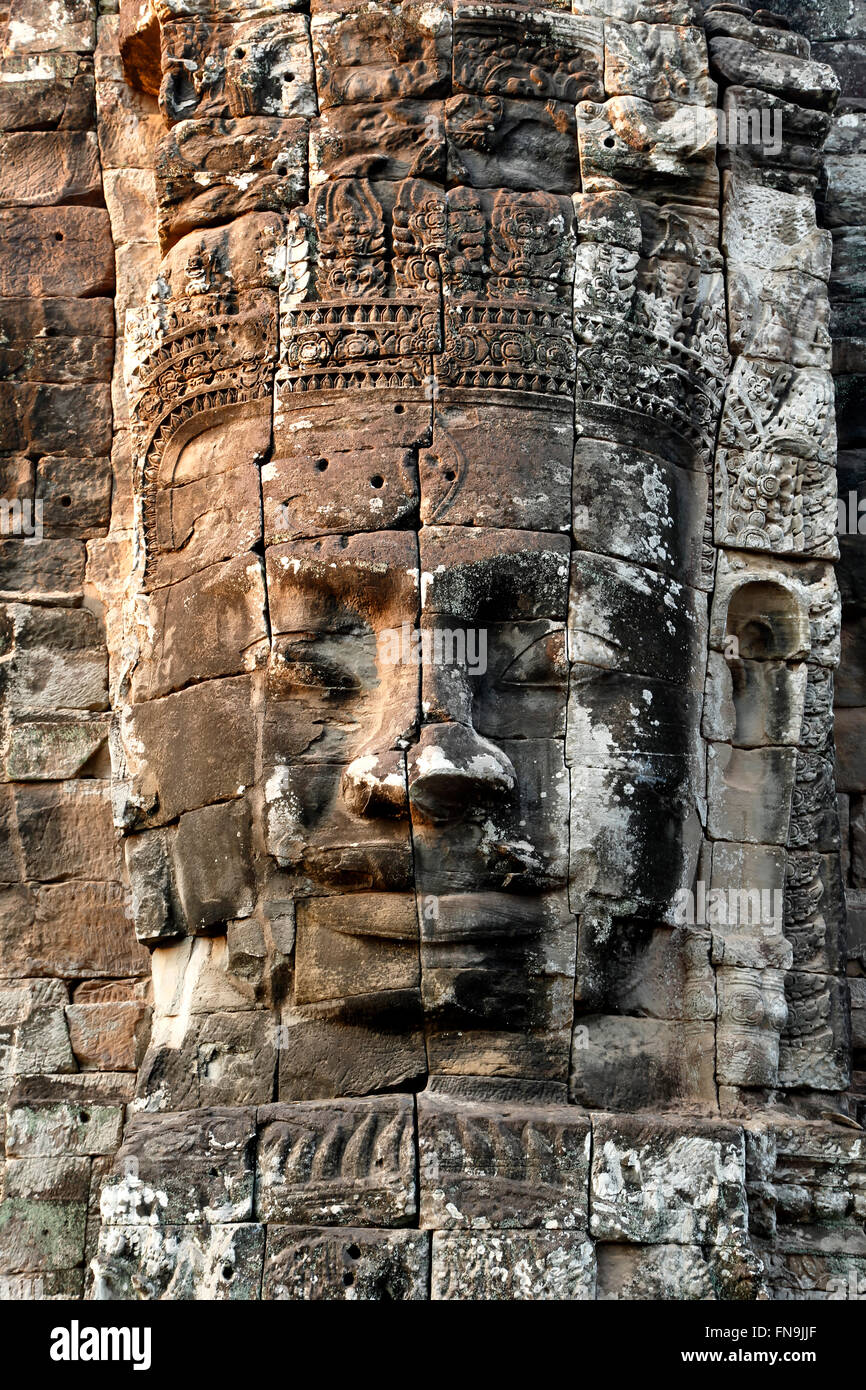 Dettaglio della faccia tower, tempio Bayon, Angkor Thom, il Parco Archeologico di Angkor, Siem Reap, Cambogia Foto Stock