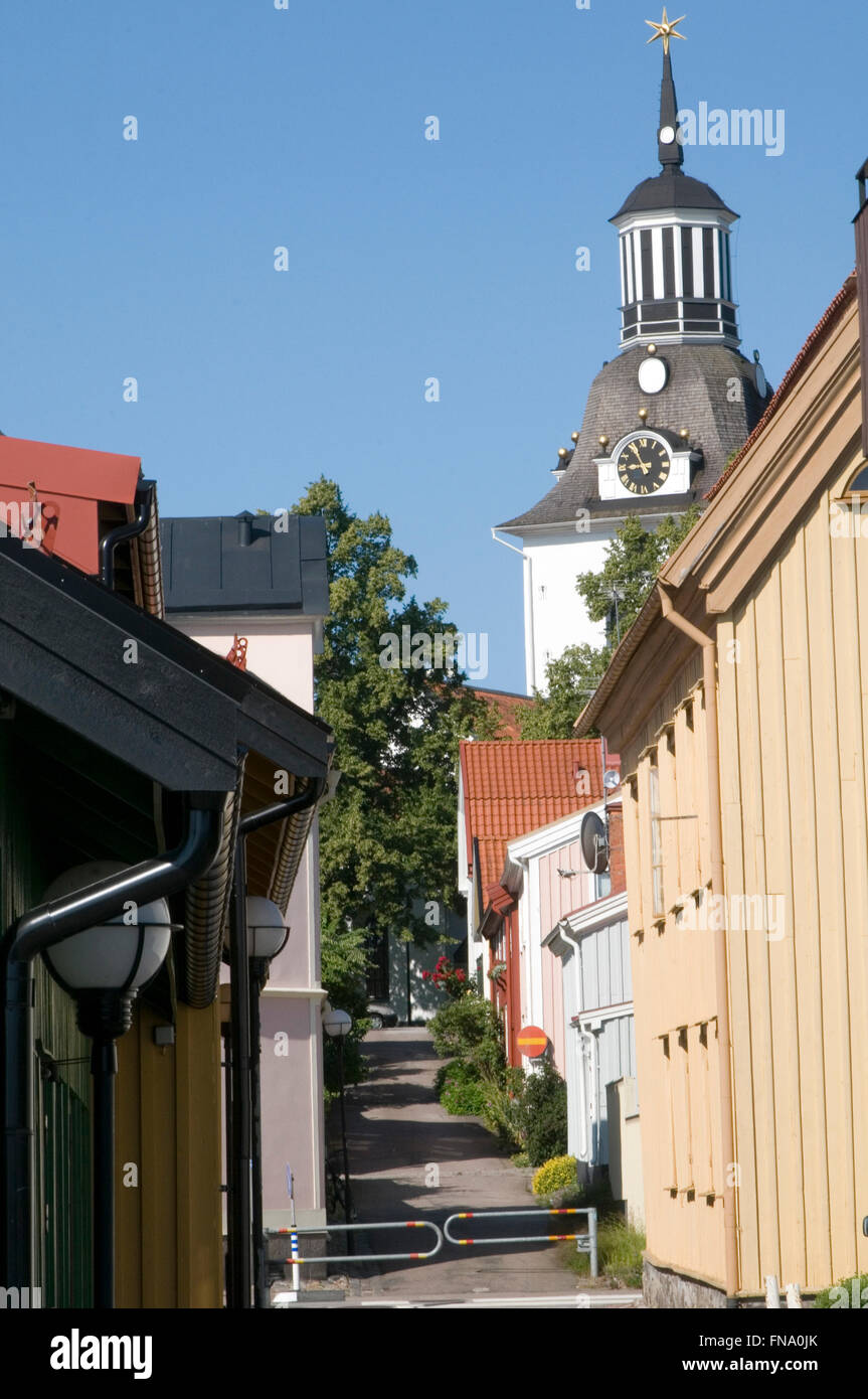 Gamla vastervik Svezia vecchi edifici in legno cittadina svedese città di legno da costruzione edifici tradizionali costruzione di strada stretta st Foto Stock