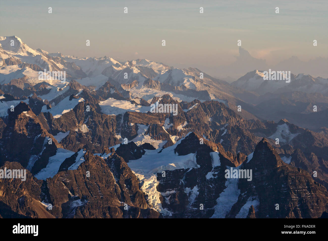 Vista da Huayna Potosi sulla Cordillera Real, sunrise, Bolivia Foto Stock