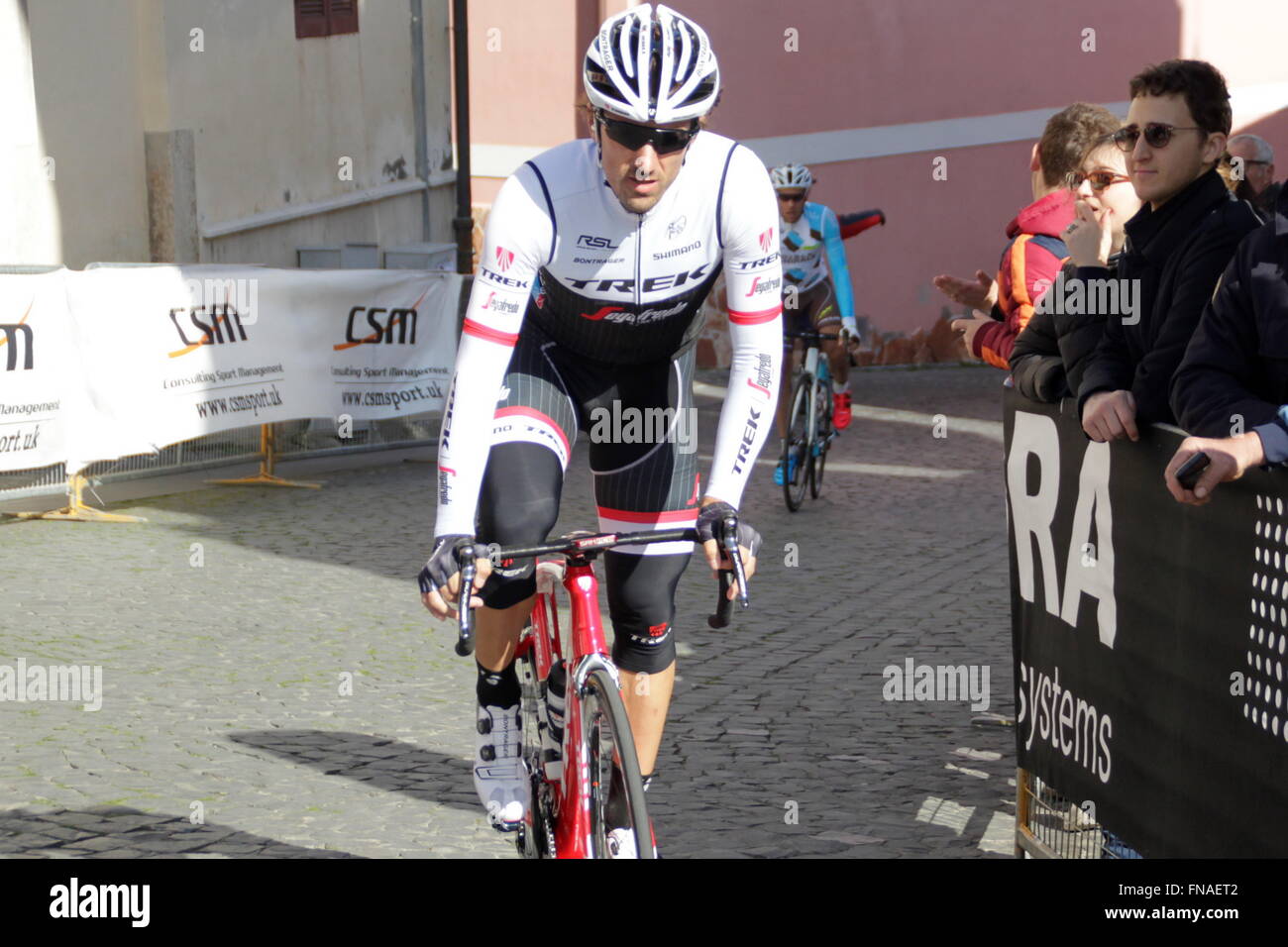 Foligno,italie,11/03/2016 Fabian Cancellara au départ de la 4eme etape Montalto di Castro - Foligno de tirreno Adriatico Foto Stock