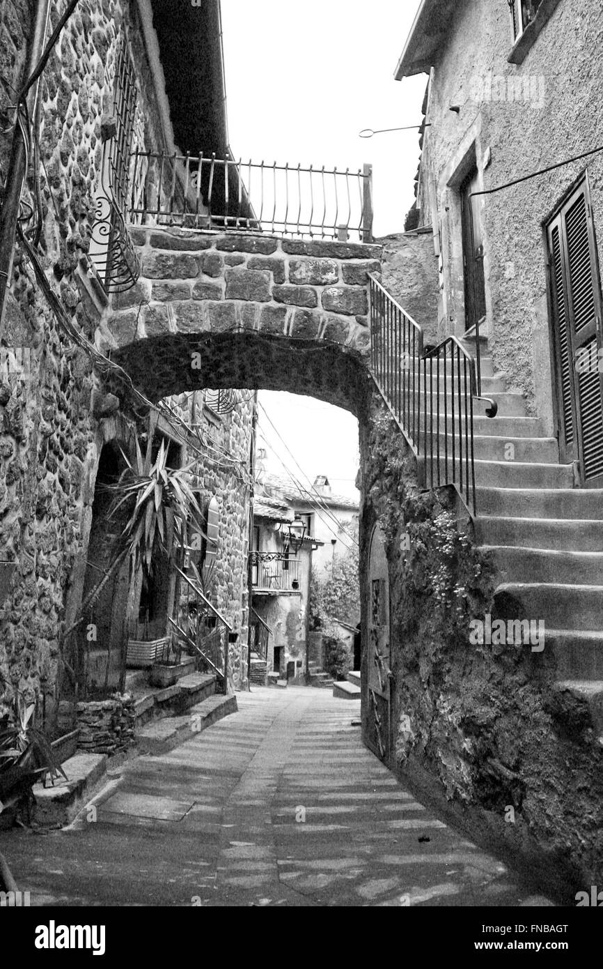 Calcata di medievale alleway in inverno Foto Stock