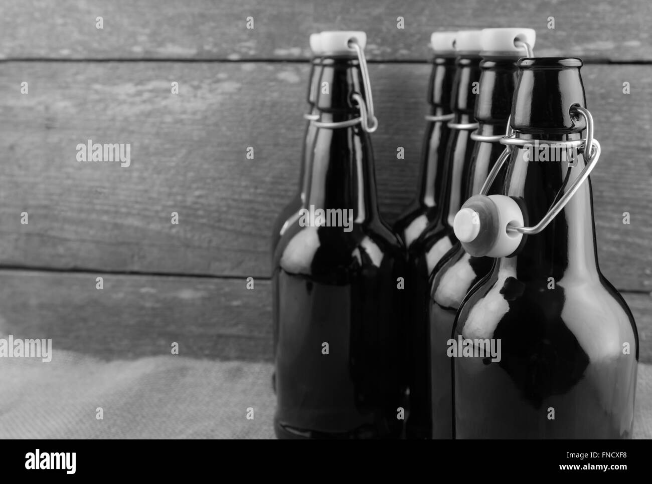 Home brew facile tappo di bottiglie di birra Foto Stock