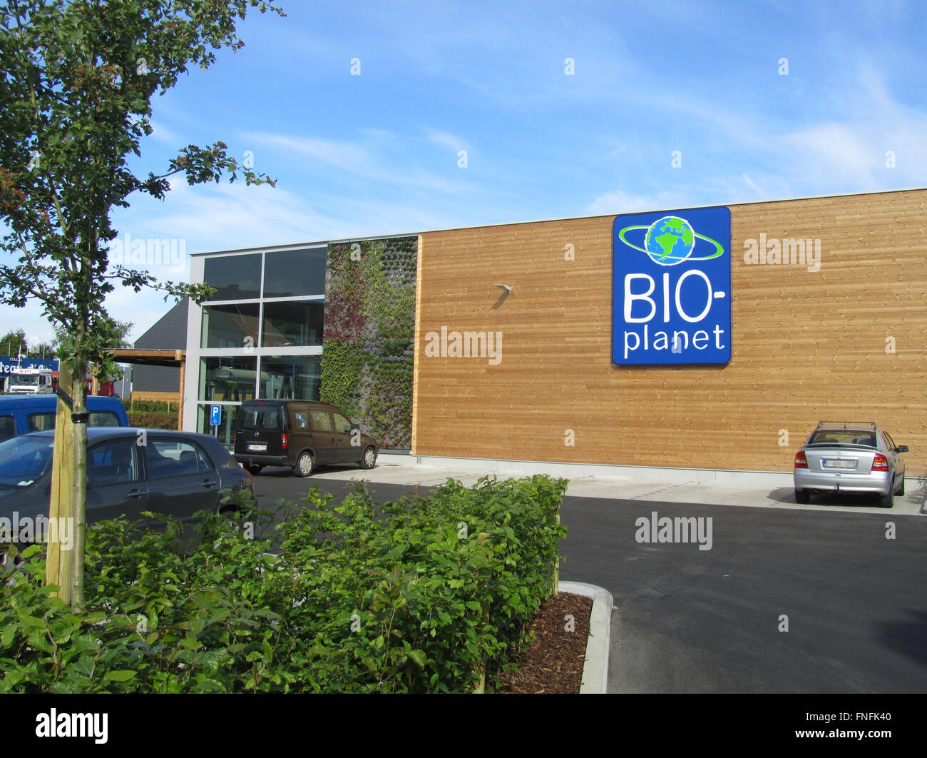 AALST, Belgio, 16 giugno 2015: il nuovo supermercato organico "Bio Planet", che è parte del gruppo Colruyt. Foto Stock