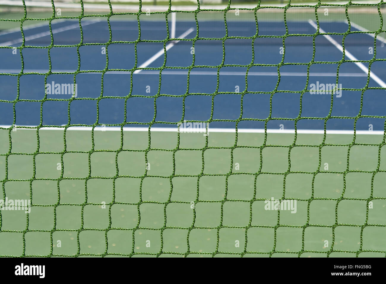 Il verde del campo da tennis esterno net Foto Stock