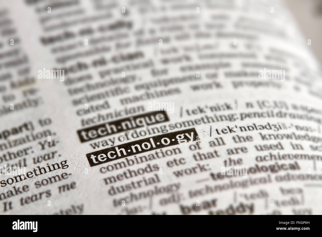 Tecnologia definizione parola di testo nella pagina del dizionario Foto Stock