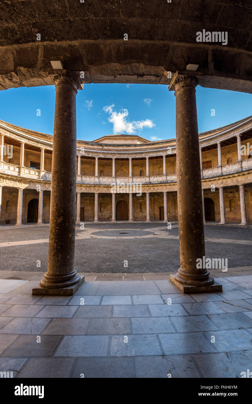 Cortile del Palazzo di Charles V o Palacio de Carlo V, Alhambra Palace, Granada, Andalusia, Spagna Foto Stock