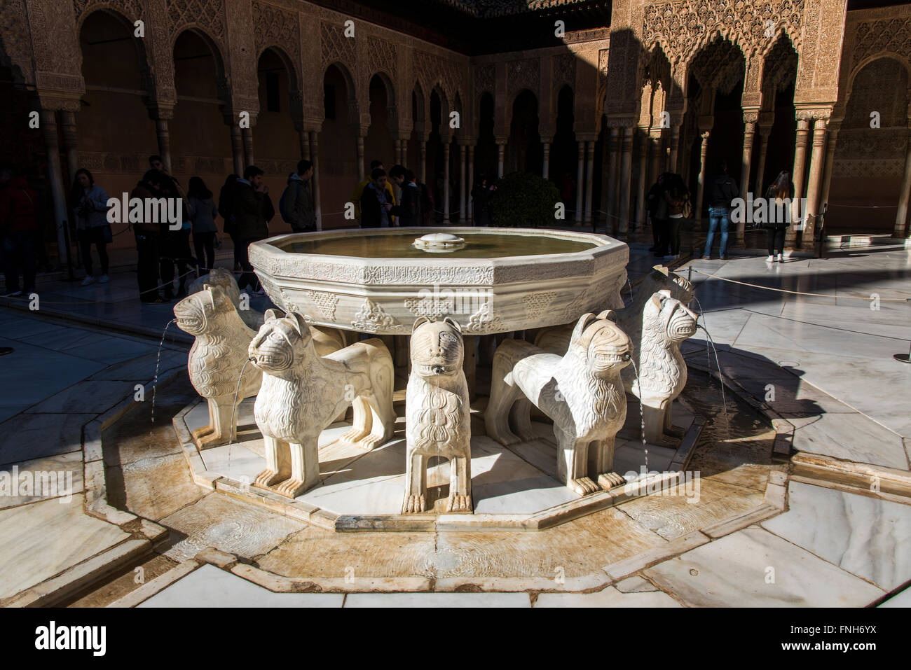 Fontana della Corte dei Leoni, Palazzo dei Leoni, Alhambra Palace, Granada, Andalusia, Spagna Foto Stock