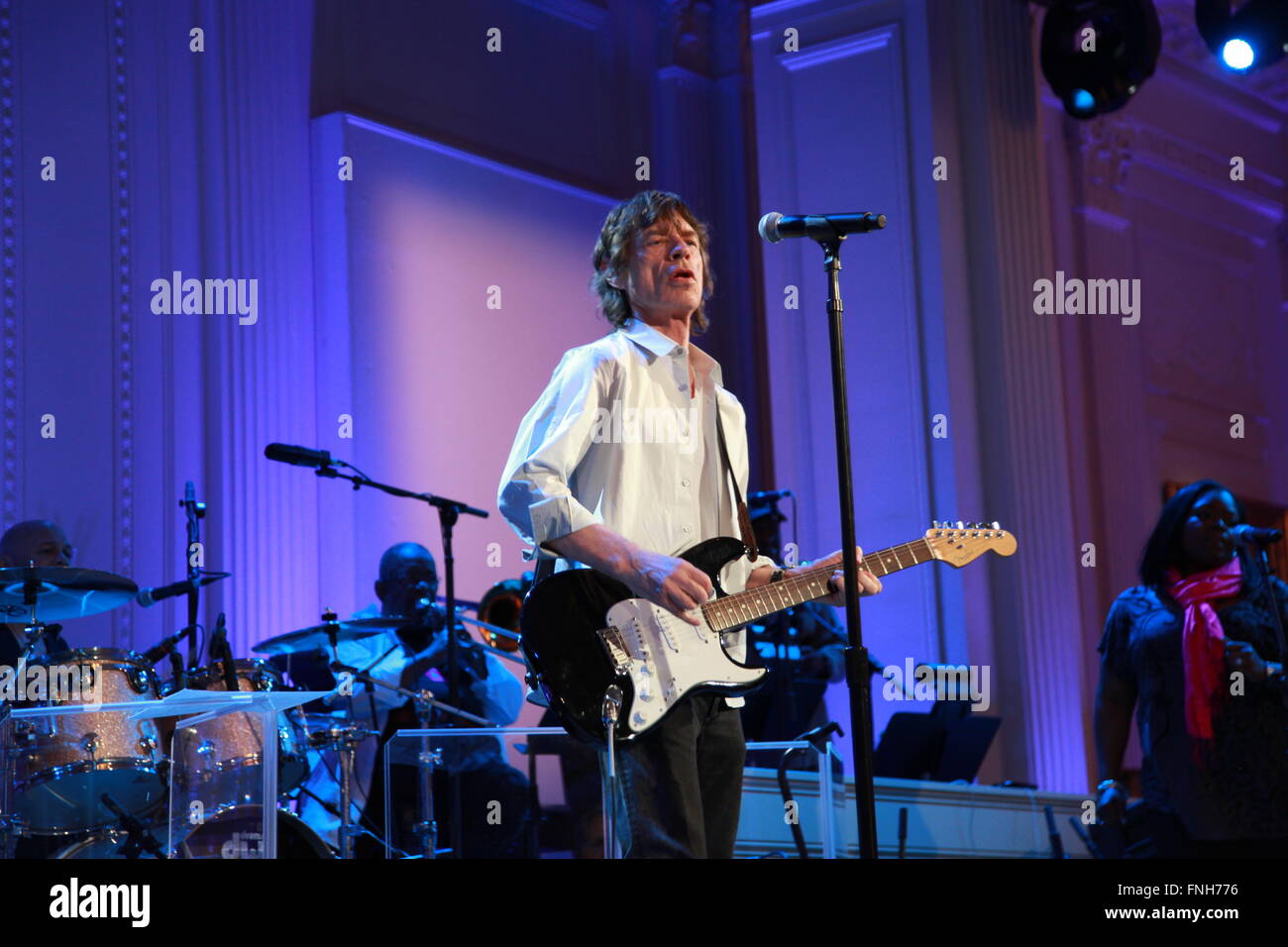 Mick Jagger durante le prove per la sua apparizione al in termini di prestazioni alla Casa Bianca: rosso, bianco e blu concerto nella Sala Est della Casa Bianca Febbraio 20, 2012 a Washington, DC. Foto Stock