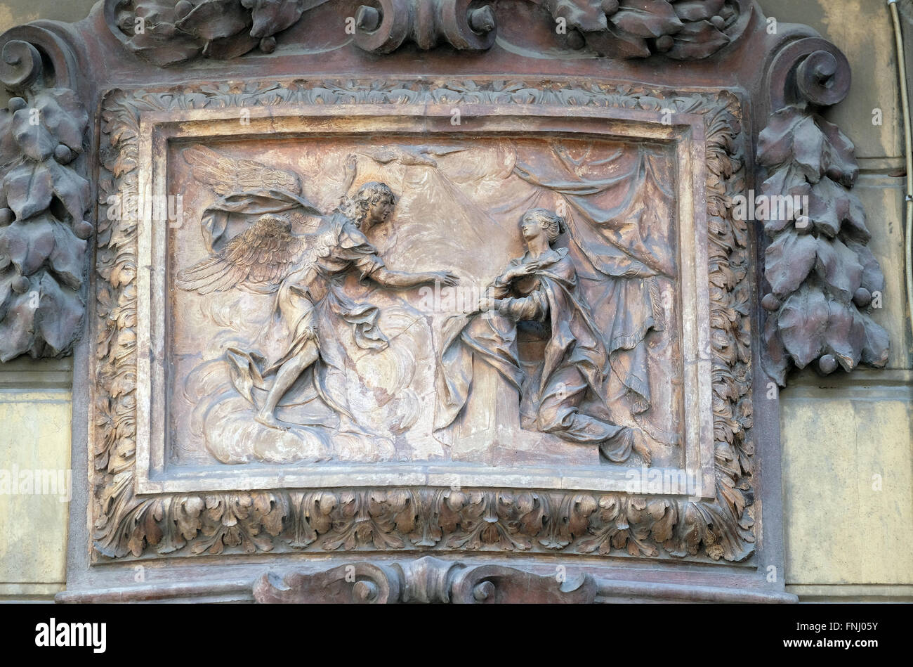 Il sollievo di annunciazione scena sulla facciata della casa a Bologna, Italia, il 04 giugno, 2015 Foto Stock