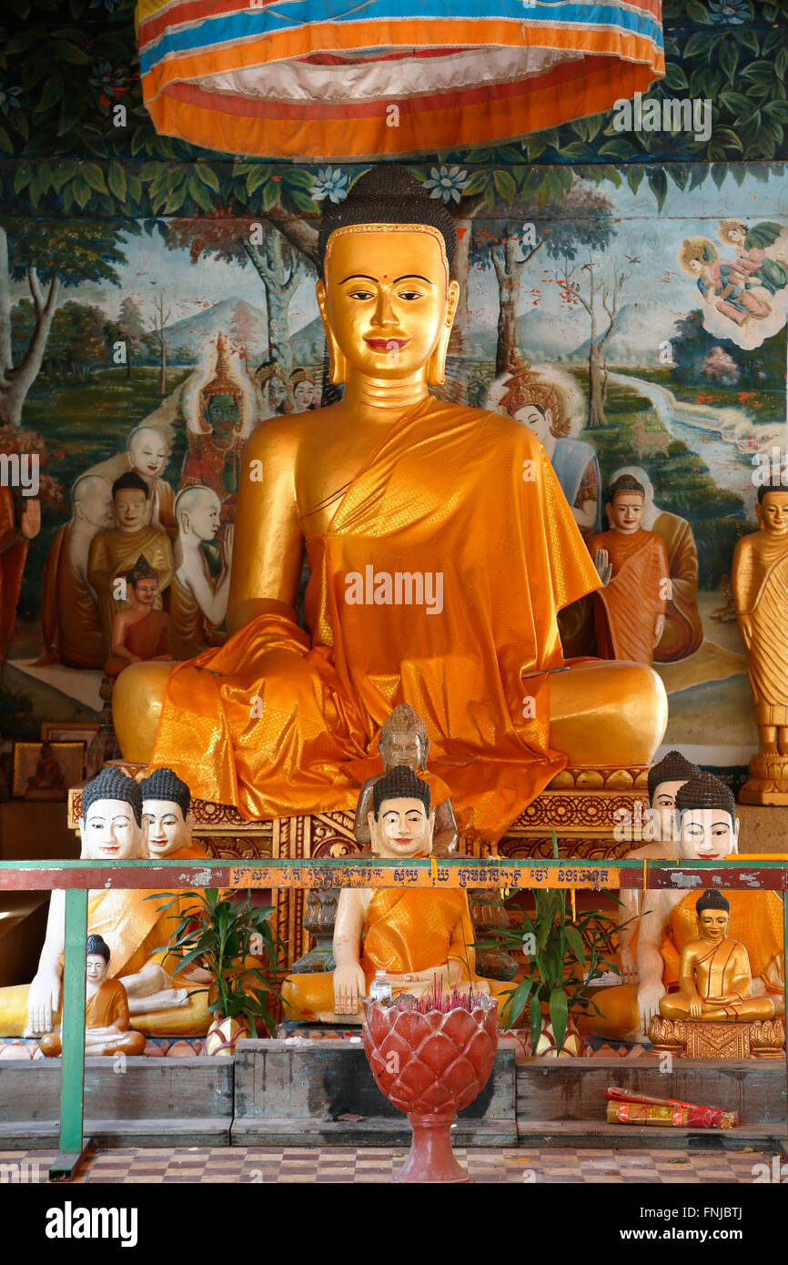 Statua di Buddha, Preah Prohm Rath Monastero e centro buddista, Siem Reap, Cambogia Foto Stock