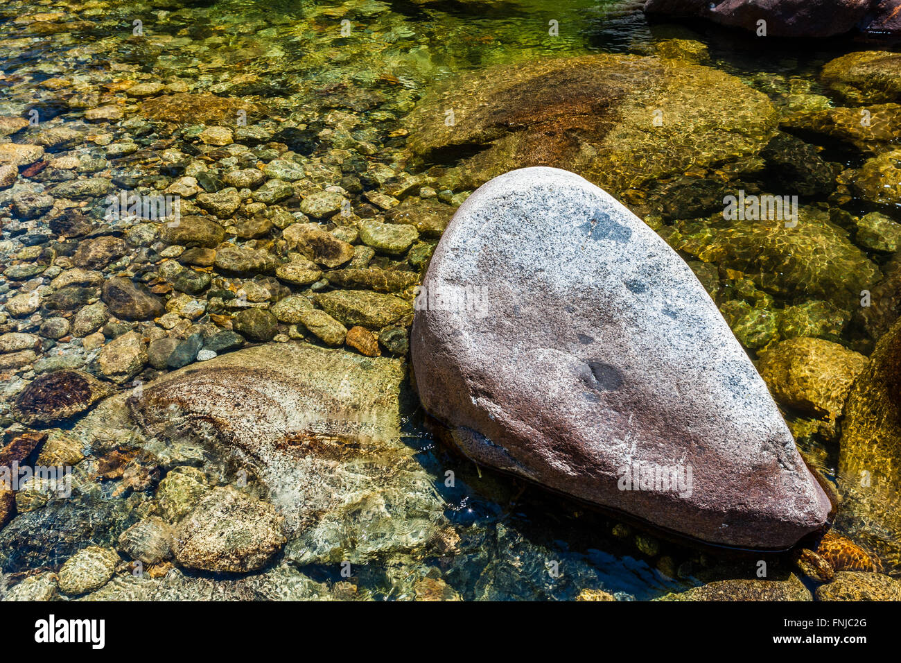 Forche centrale fiume Kaweah, vicino ai generali Hwy a Sequoia National Park, California, Stati Uniti d'America. Foto Stock