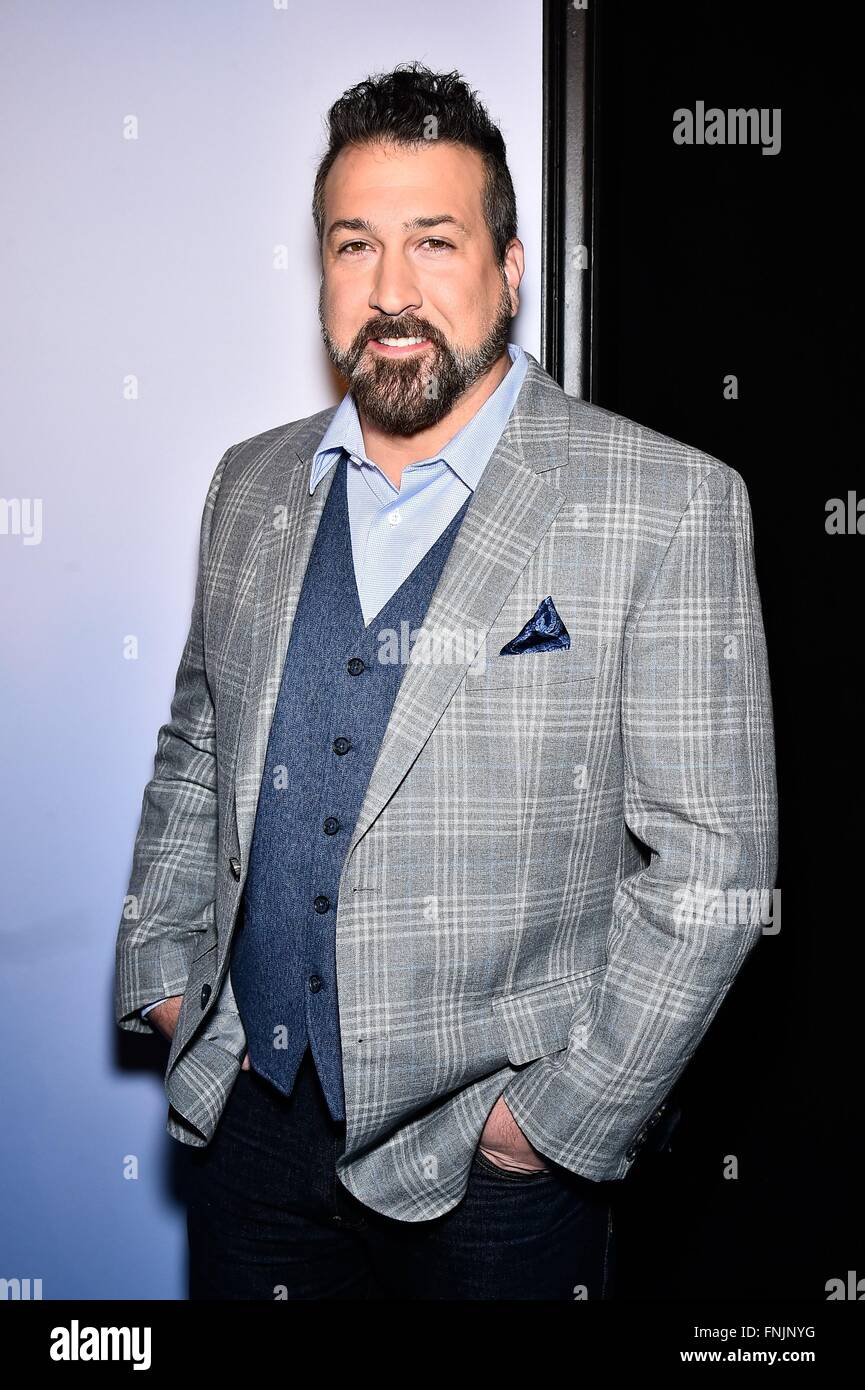 New York, NY, STATI UNITI D'AMERICA. Xv Mar, 2016. Joey Fatone presso gli arrivi per My Big Fat Greek Wedding 2 Premiere, AMC Loews Lincoln Square, New York, NY Marzo 15, 2016. Credito: Steven Ferdman/Everett raccolta/Alamy Live News Foto Stock