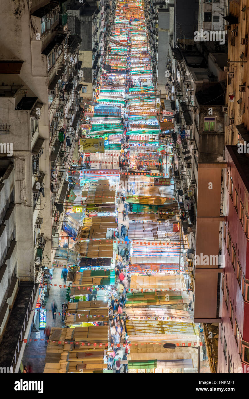 HONG KONG , Cina - 15 MAR 2016: Temple Street di notte il 15 marzo 2016 a Hong Kong, Cina. Temple Street è il più famoso Foto Stock