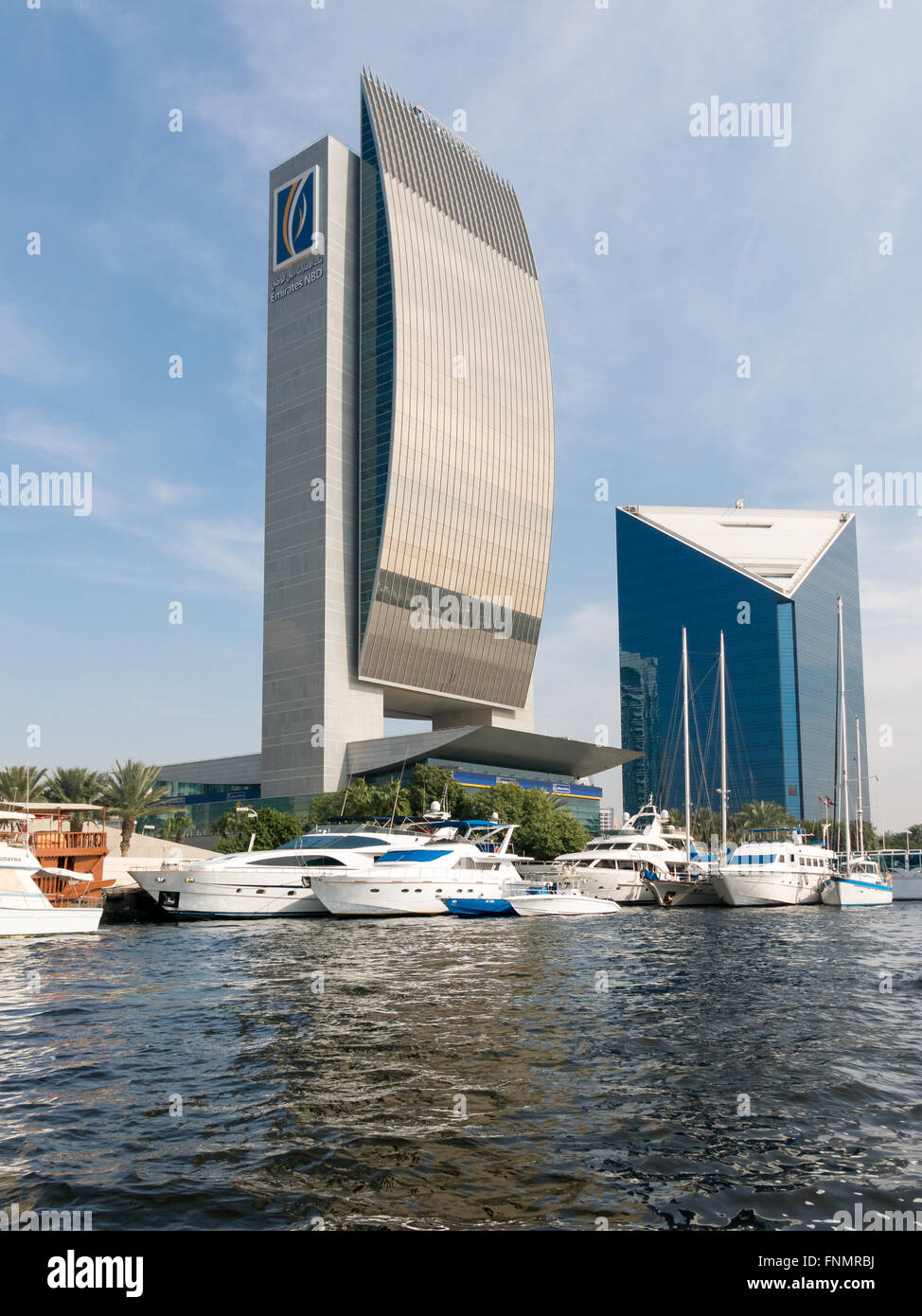 La Banca nazionale di Dubai e Camera di Commercio, DCCI, in Al Rigga Buteen Central Business District Deira, Torrente di Dubai, Emirati arabi uniti Foto Stock