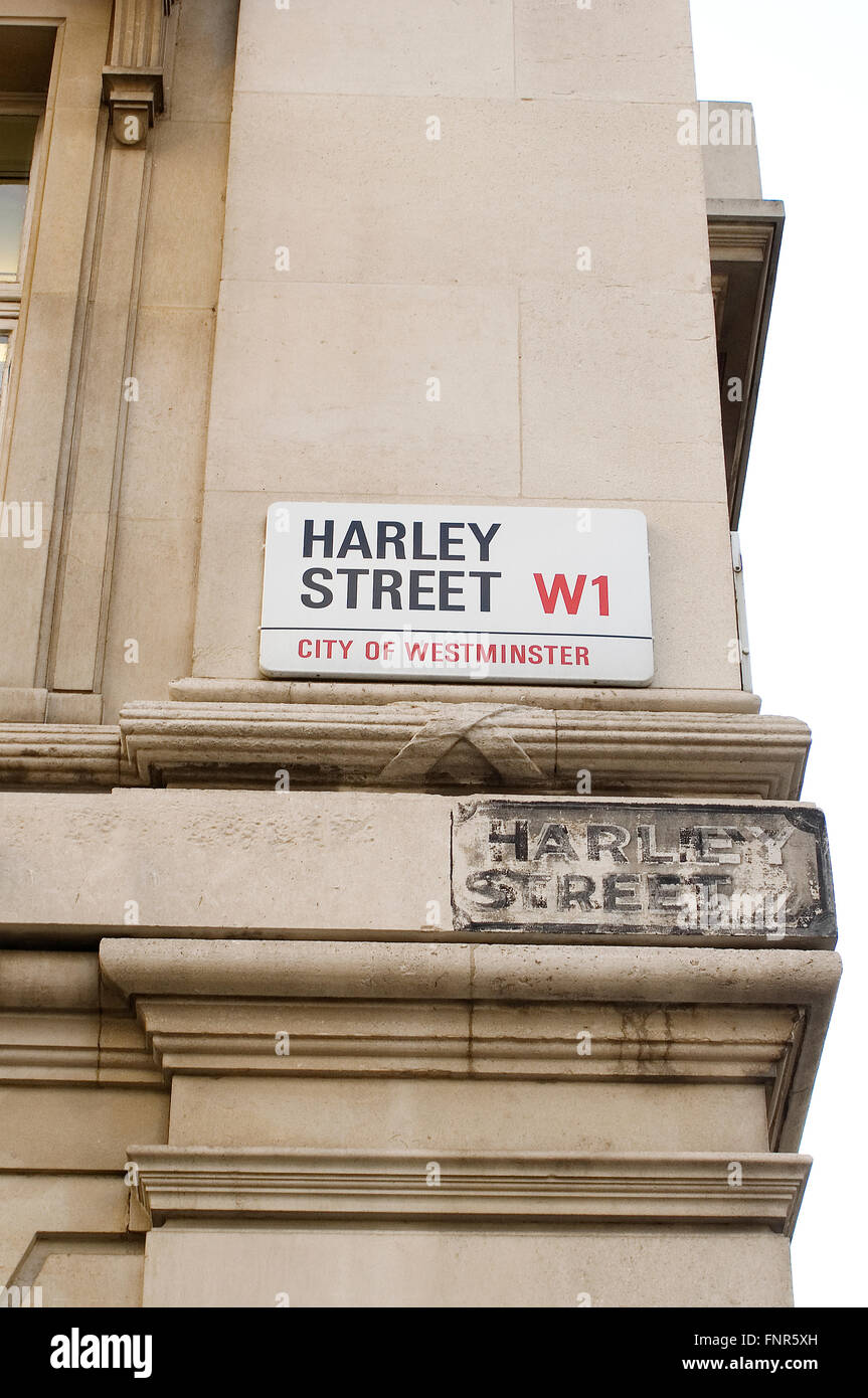 Harley Street, Westminster, London, sin dal XIX secolo è stato sinonimo con servizio privato di cure mediche nel Regno Unito. Foto Stock