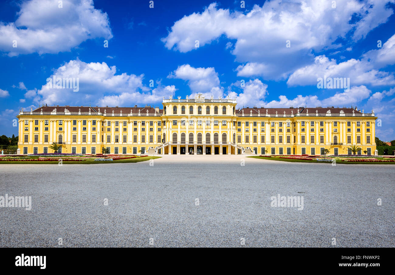 Austria. Palazzo di Schonbrunn a Vienna. Si tratta di un ex imperial 1,441-camera Rococo residenza estiva nella moderna Wien Foto Stock