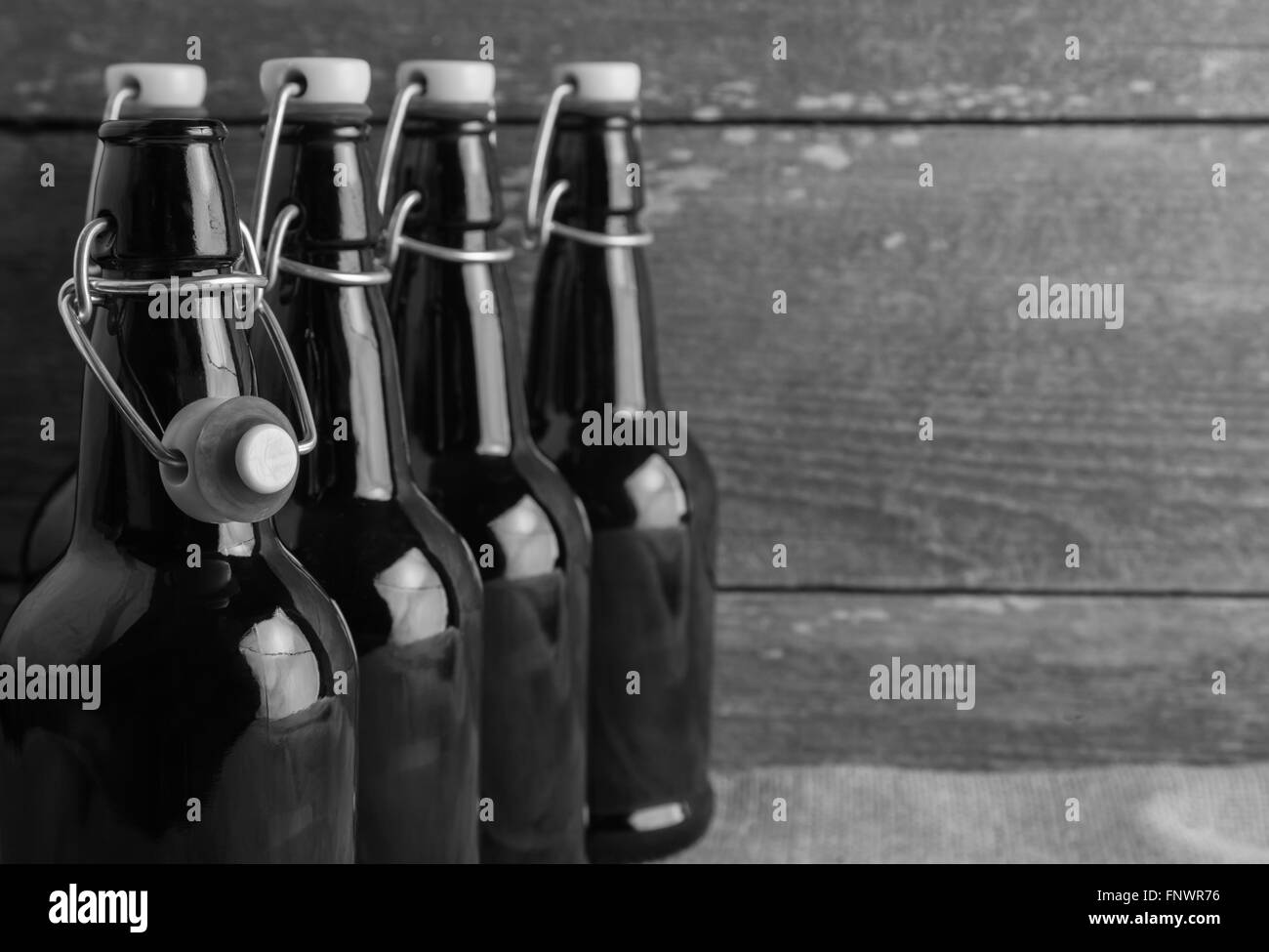 Home brew facile tappo di bottiglie di birra Foto Stock