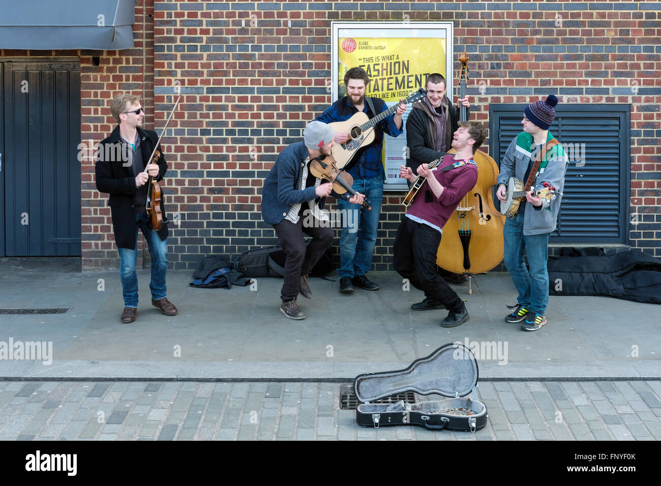 Gruppo di uomini musicista di strada nella Southbank Foto Stock