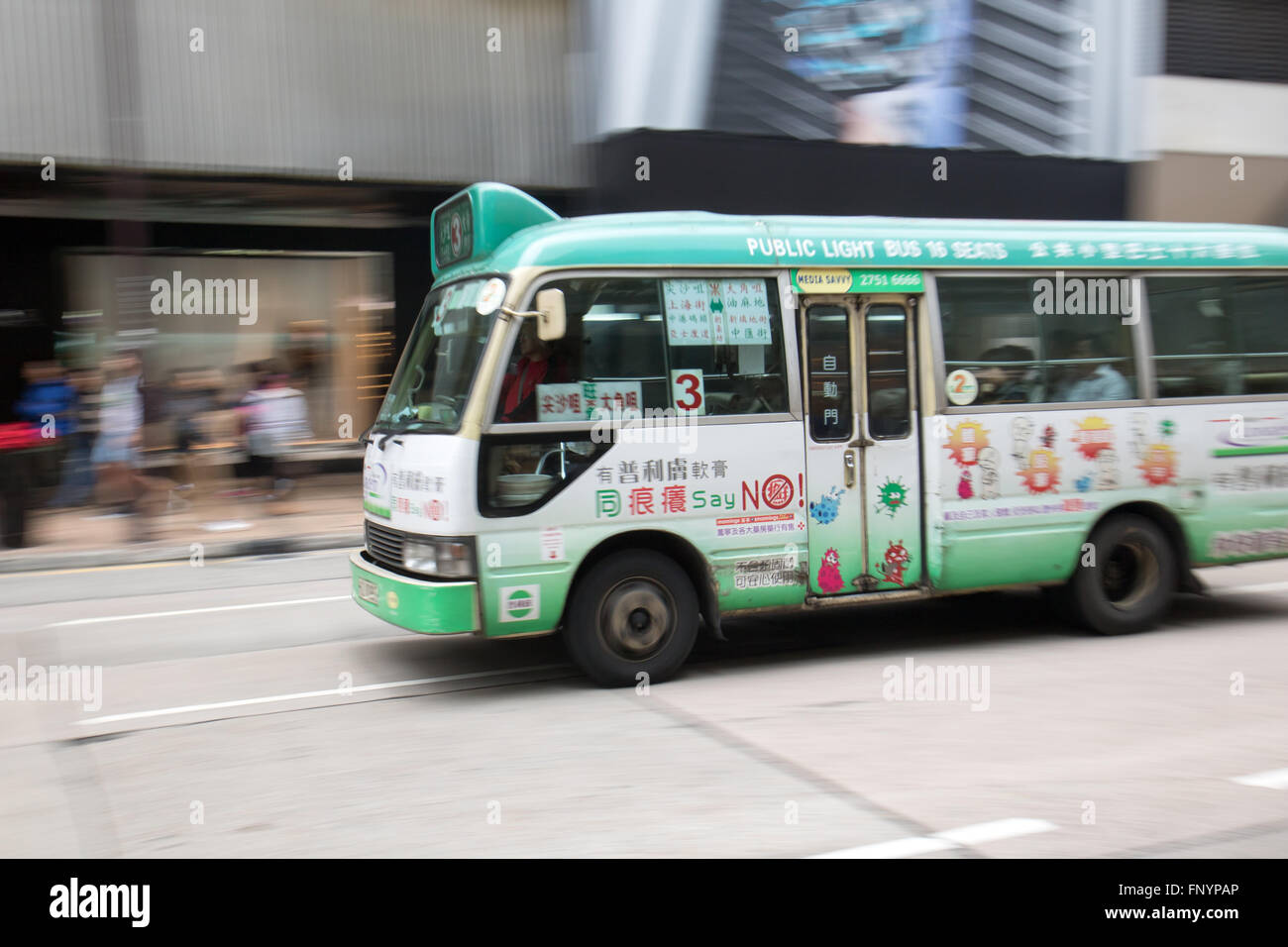 Il bus del traffico su strade di Hong Kong Foto Stock