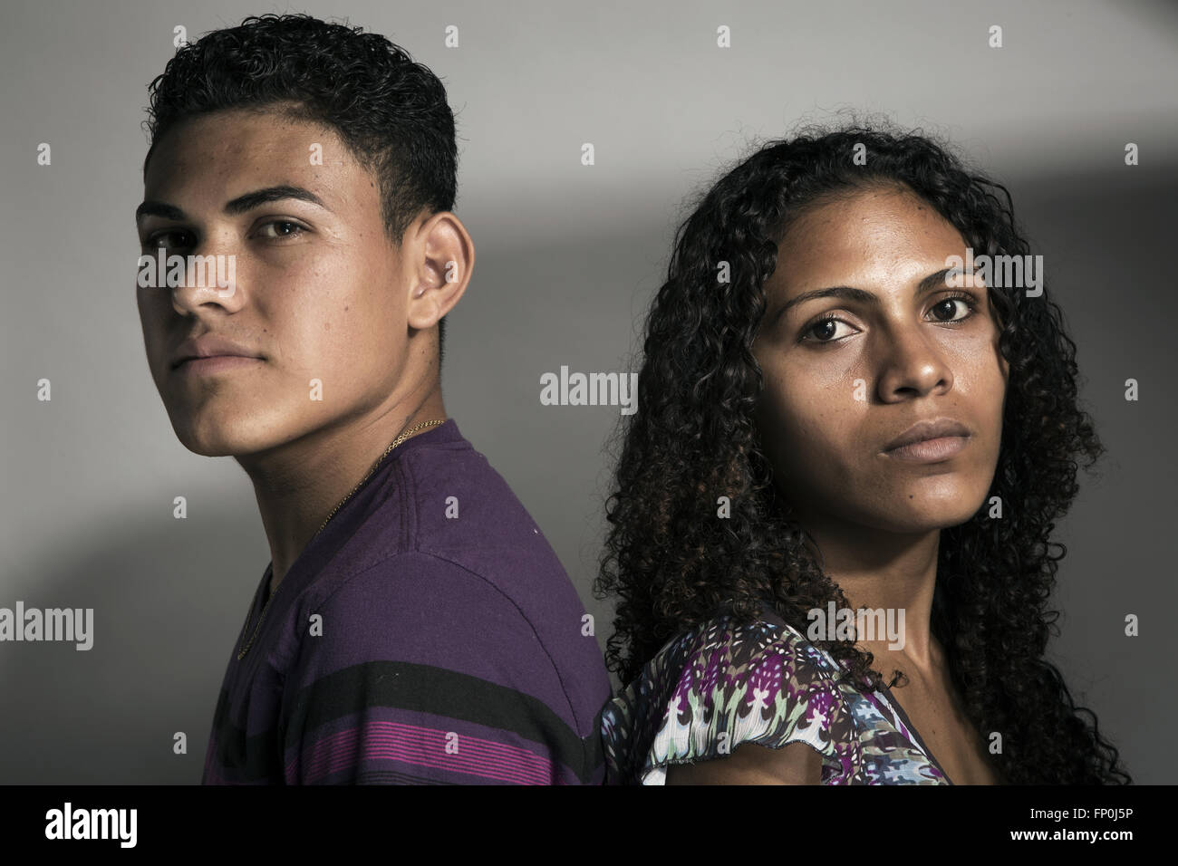 Washington D.C, STATI UNITI D'AMERICA. 16 Mar, 2016. Da destra, Nadia e suo fratello Daniel.la fuga della gradazione e farmaco-addicted padre di suo figlio, Nadia fallito due volte di entrare negli Stati Uniti. Infine il suo terzo tentativo, Nadia varcato il confine con il suo un-anno-vecchio figlia a vivere con la madre. "Ho avuto un sacco di problemi che acquista latte per mia figlia durante il viaggio, ' dice. © Oliver Contreras/ZUMA filo/Alamy Live News Foto Stock