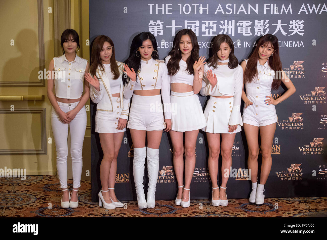 Hong Kong, Macau SAR, Cina. Xvii Mar, 2016. Ragazza coreana band APINK parla al raccolto premere in corrispondenza del decimo Asian film awards conferenza stampa. © Jayne Russell/ZUMA filo/Alamy Live News Foto Stock