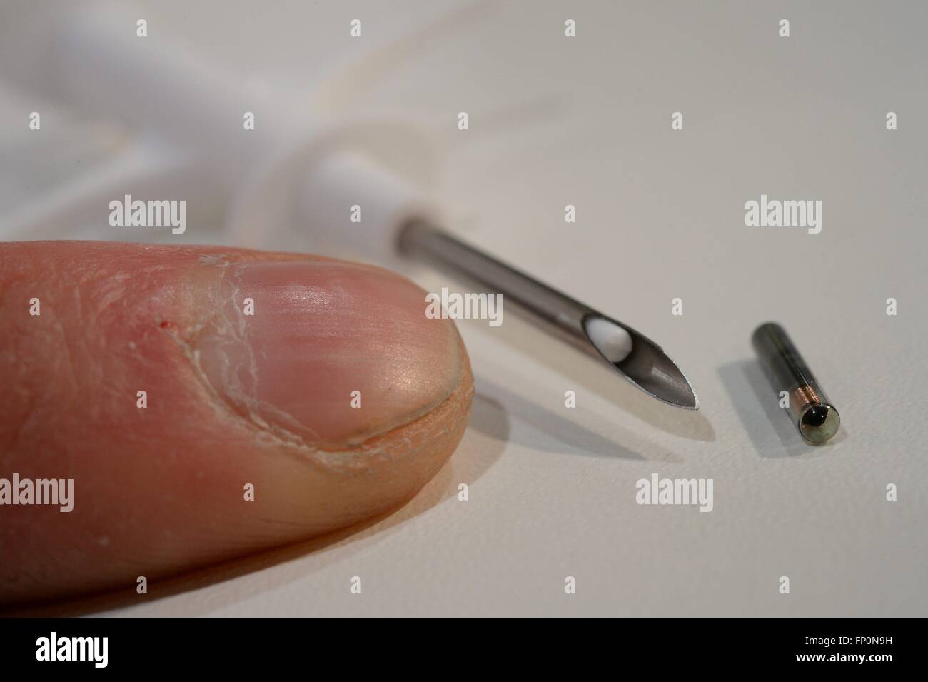 Microchip con un colpo ad un piedistallo del computer Fiera Cebit, la Germania, la città di Hannover, 16. Marzo 2016. Foto: Frank può Foto Stock