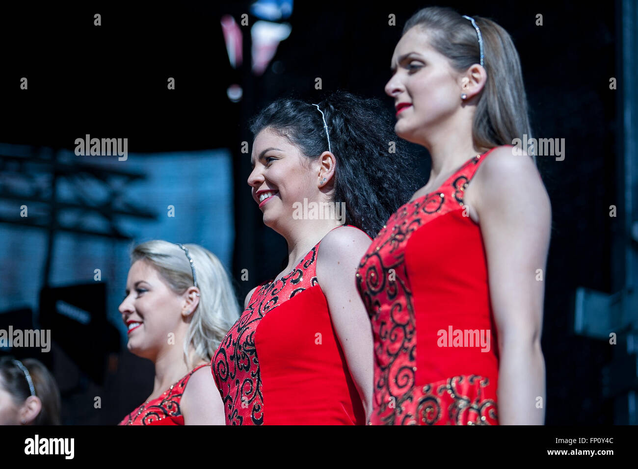 Belfast, Irlanda 17 marzo. Festival ballerini da Innova presso il San Patrizio celebrazioni hanno luogo a Belfast © Bonzo Foto Stock