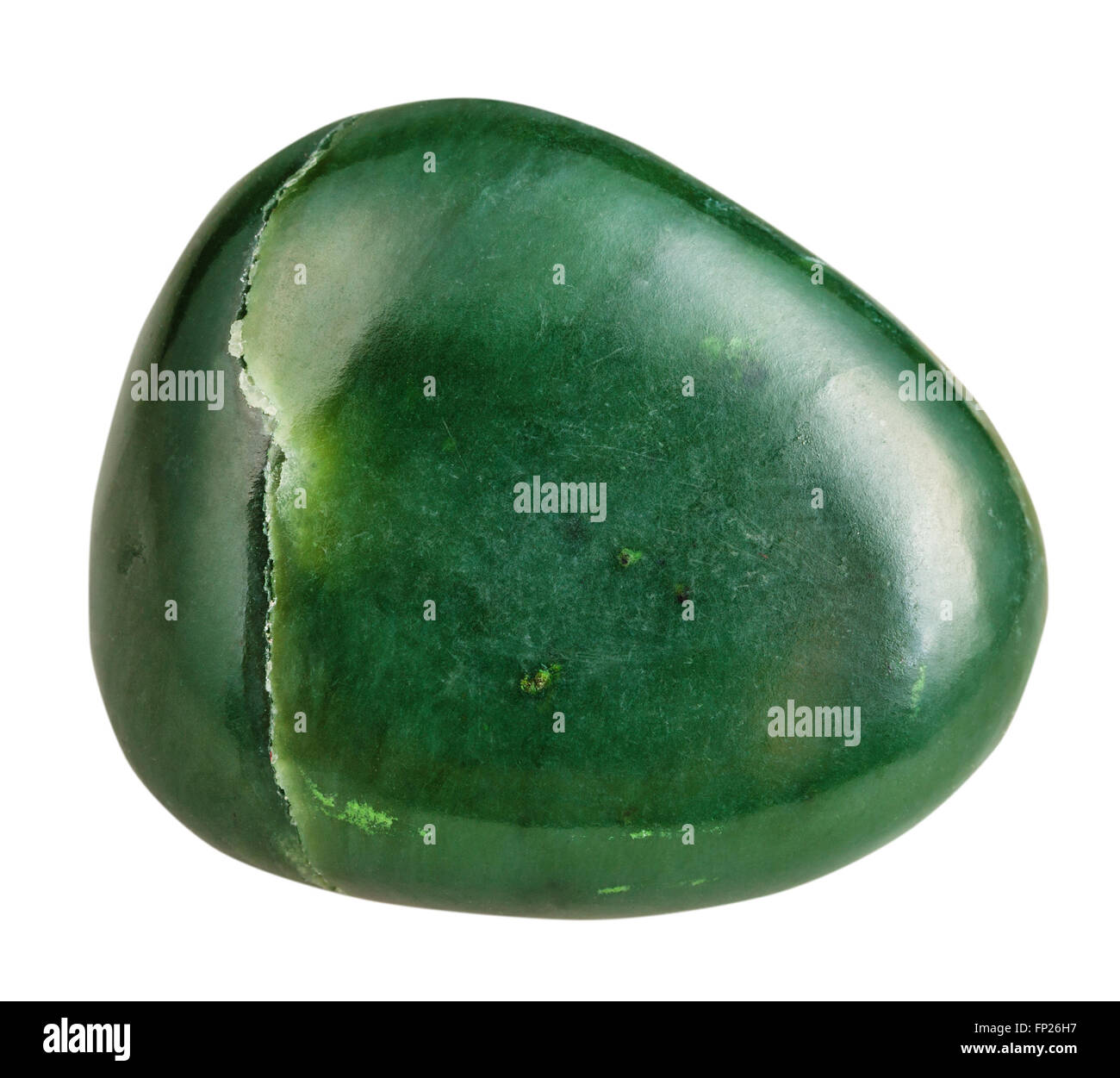 Le riprese in modalità macro della pietra naturale - burattati Nephrite  Verde (Giada) minerali di pietra gem isolati su sfondo bianco Foto stock -  Alamy