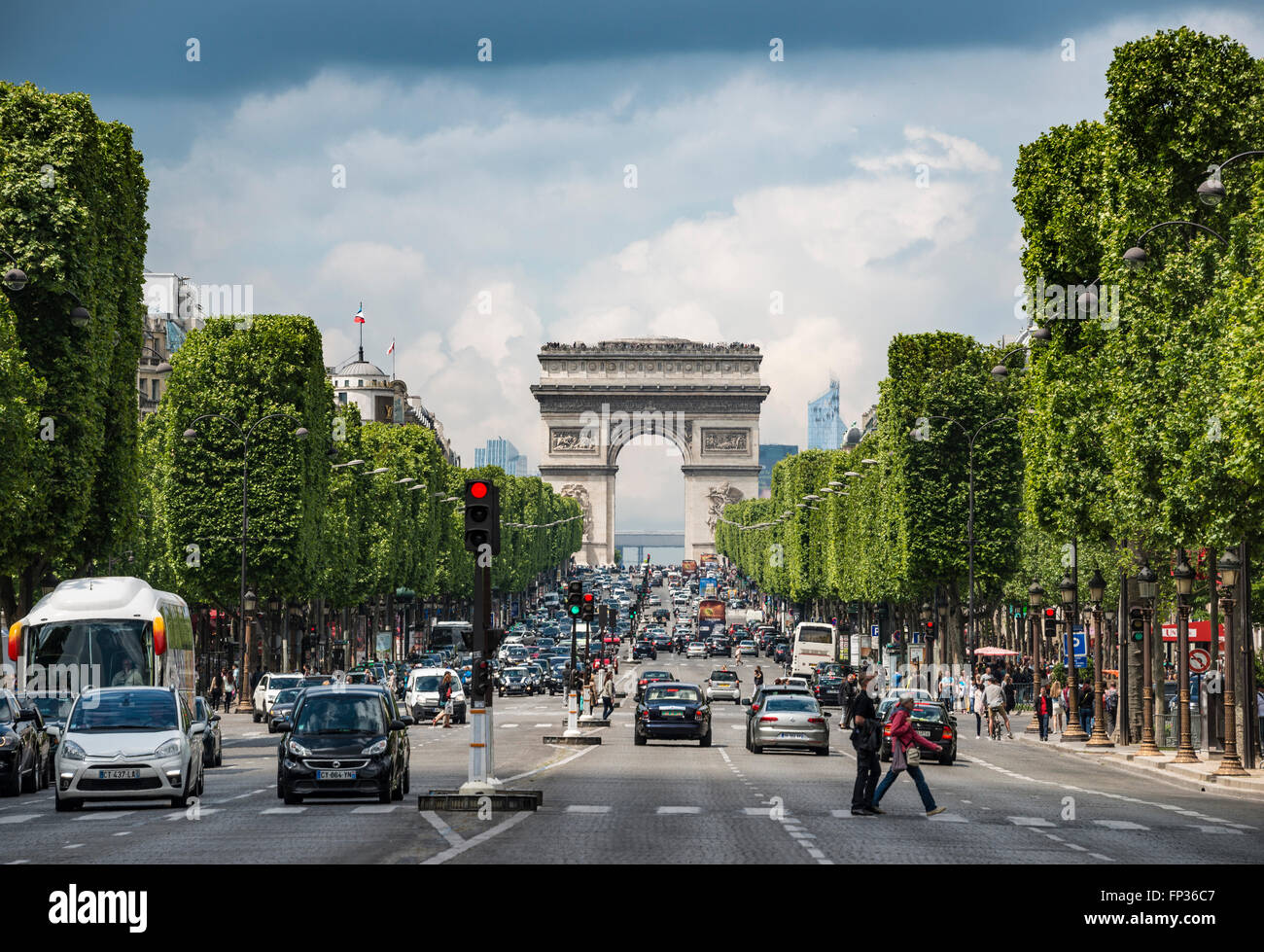Arc de Triomphe arco trionfale con Champs-Élysées, Parigi, Francia Foto Stock