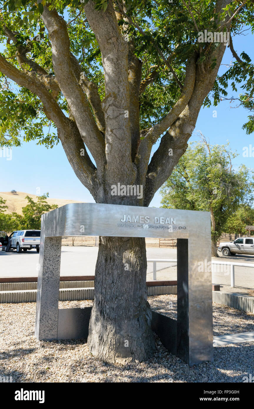 James Dean Memorial, vicino all'intersezione delle autostrade 41 e 46, Cholame, CALIFORNIA, STATI UNITI D'AMERICA Foto Stock