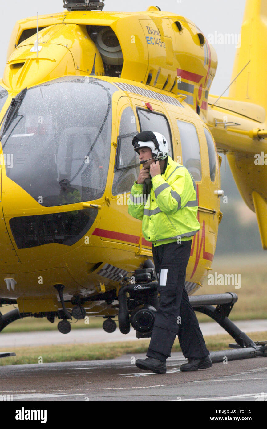 Il principe William a Cambridge Airport sul primo giorno del suo nuovo lavoro come un elicottero per il pilota East Anglian Air Ambulance Foto Stock